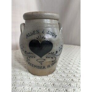Rockdale Union Stoneware Pottery Heart Crock Allen Judy December 14 1991 EUC